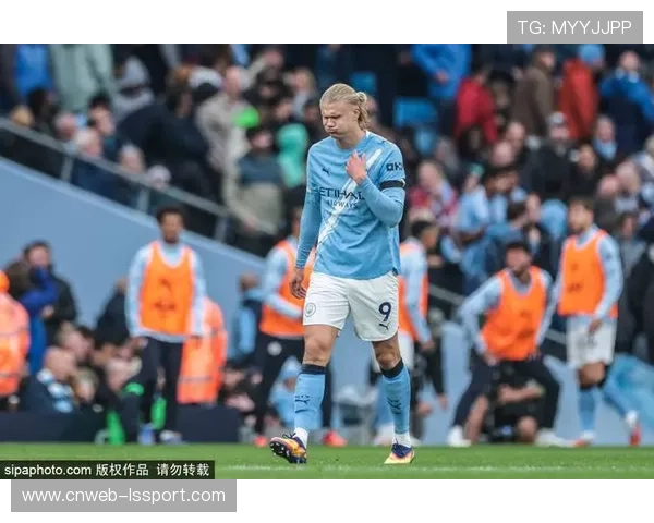 哈兰德打破连续进球纪录获C罗盛赞足球新星闪耀欧洲赛场