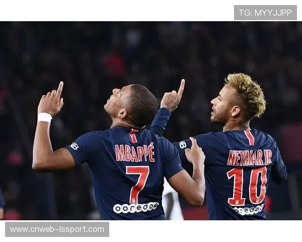 巴黎圣日耳曼的战术体系：高压逼抢与快速转换的完美结合